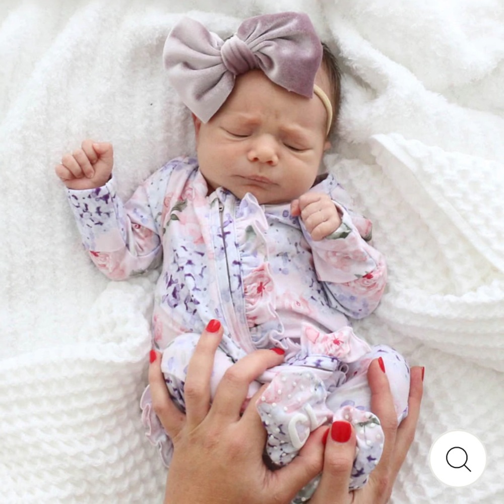 Caden Lane Ruffle Zipper Footie - Henlee’s Hydrangea (0-3m)